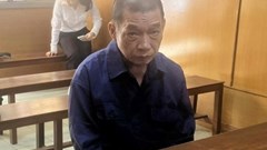 Tấm lòng rộng lượng của người vợ bị chồng đổ xăng đốt