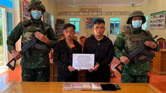 Sơn La: Bắt 2 đối tượng vận chuyển trái phép 4 bánh heroin