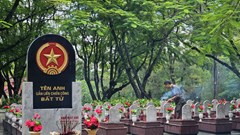 Dâng gần 200 máy tụng kinh tại hai nghĩa trang liệt sĩ Quốc gia ở Quảng Trị