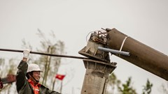 Quảng Tri: Hàng loạt cột điện đổ gãy sau bão số 10