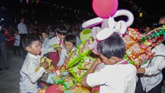 Đêm hội biên cương gieo mầm khát vọng cho tuổi thơ Việt - Lào