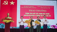 Khen thưởng sau chiến công triệt phá đường dây vận chuyển 500kg ma túy