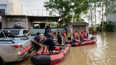 Nghĩa tình trong gian khó