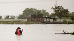 Quảng Trị: Đã tìm thấy thi thể cháu bé bị nước lũ cuốn trôi
