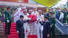 Lễ truy điệu và an táng các anh hùng liệt sĩ tại Đường 20 Quyết Thắng
