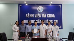 Khen thưởng nhân viên y tế trả lại 440 triệu do người khác chuyển nhầm