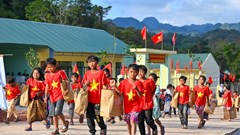 Từ lớp học ghép ván đến mái trường kiên cố