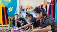 Dệt bản sắc từ mái trường