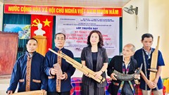 Trao truyền nghề để giữ tiếng nhạc của núi rừng