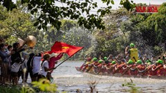 Kịch tính trên đường đua xanh ở sông Kiến Giang