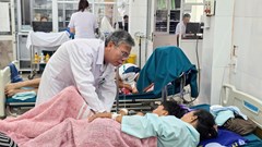 Tạm đình chỉ tiệm bánh mì sau khi 42 người có triệu chứng bất thường