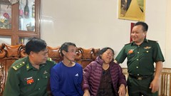 Ngư dân thoát chết kỳ diệu sau gần 8 giờ vật lộn với sóng dữ