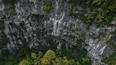 Phát hiện hố sụt sâu 120m, có rừng nguyên sinh ở Phong Nha - Kẻ Bàng