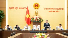 Tạo khuôn khổ pháp lý ổn định để hình thành các cực tăng trưởng mới gắn với biển