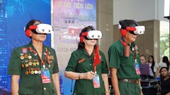 “Xuyên không” về thời khắc thiêng liêng giữa Hà Nội qua công nghệ thực tế ảo