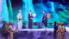 Hào hùng và lắng đọng