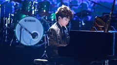 Ca sĩ trẻ Cao Phú Quý nhận học bổng trọn đời của Quỹ Đào Minh Quang