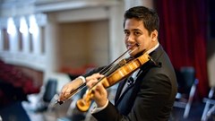 NSND Bùi Công Duy cùng nhiều nghệ sĩ quốc tế biểu diễn mừng năm mới