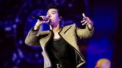 Dàn Anh trai say hi biểu diễn cuồng nhiệt dưới mưa