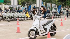 Ngày hội Thu xăng đổi điện: Xe máy điện VinFast “được lòng” từ học sinh, nhân viên văn phòng tới người lớn tuổi