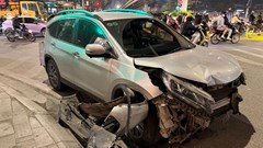 Đường Láng: Ô tô lật giữa trưa, đêm đến xe con “toác đầu” bỏ chạy