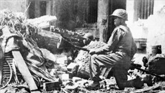 Chủ tịch Hồ Chí Minh ra Lời kêu gọi Toàn quốc kháng chiến