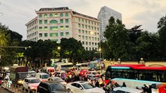 Cửa ngõ Hà Nội, TP.HCM ùn tắc nghiêm trọng trong chiều cuối năm