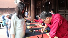 Xin chữ đầu xuân ở Văn Miếu - nét đẹp gìn giữ truyền thống hiếu học