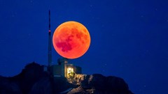 Những khu vực nào thuân lợi để ngắm “trăng máu” tối nay?