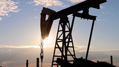 Giá dầu thế giới vượt 100 USD/thùng, căng thẳng Trung Đông gây lo ngại nguồn cung