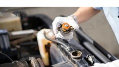 Nắng nóng sắp tới, chủ xe đổ xô bảo dưỡng hệ thống làm mát ô tô