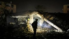 Iran dội tên lửa vào Israel, hơn 100 người bị thương