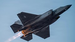 Iran tuyên bố bắn trúng F-35 Mỹ: Lộ “kẽ hở” của tiêm kích tàng hình?