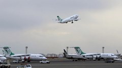 Iran mở cửa một phần không phận, rủi ro vẫn bao trùm