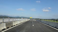 Cao tốc mới dịp lễ 30.4, 1.5 rút ngắn thời gian di chuyển ra sao?