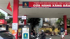 Giá xăng dầu đồng loạt giảm, E10 về mức hơn 22.300 đồng/lít