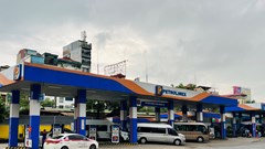 Giá xăng tiếp tục giảm, E10 còn 22.119 đồng/lít