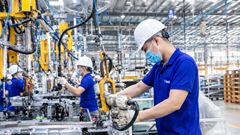 Chậm trả lương, doanh nghiệp có thể bị phạt đến 100 triệu đồng