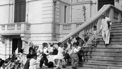 Bác Hồ vui Tết Trung thu với hơn một vạn thiếu nhi Thủ đô (1961)