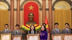 Phó Chủ tịch nước trao Huân chương Lao động tặng học sinh đoạt giải Olympic và khoa học kỹ thuật quốc tế năm 2025 