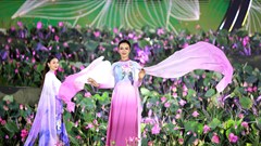 Tưng bừng Lễ hội “Rạng ngời sắc sen”