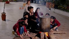 Tôn vinh giá trị truyền thống gia đình Việt trong MV “Tết về”