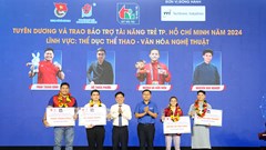 Tuyên dương và trao bảo trợ 12 tài năng trẻ