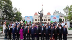 Tổng Bí thư Tô Lâm dâng hương tưởng nhớ Chủ tịch Hồ Chí Minh