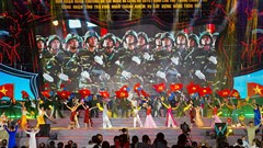 Ấn tượng đêm nghệ thuật kỷ niệm 50 năm thống nhất đất nước và đón nhận Huân chương Hồ Chí Minh