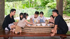 Các bố học đặt ống bắt lươn, các con làm chẻo măng chua xứ Nghệ