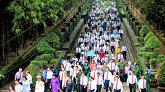 Đoàn đại biểu Đại hội Đảng bộ TP.HCM dâng hương tưởng nhớ các Vua Hùng