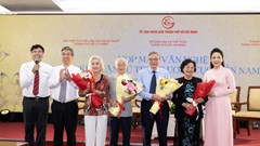 Họp mặt văn nghệ sĩ Khu căn cứ R