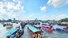 Hàng ngàn người dự Lễ hội Tống phong tại Miếu Bà Xóm Chài