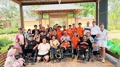 Nạn nhân da cam học chụp ảnh, trải nghiệm Làng Văn hóa Việt – Nhật